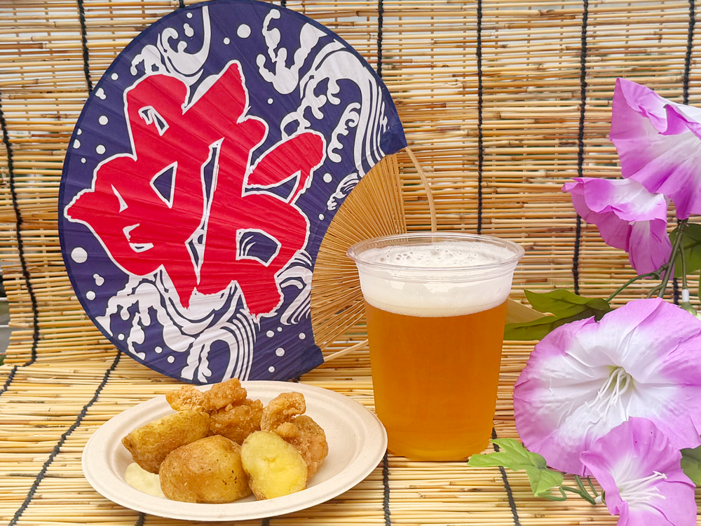 ポテトとチキンフリット+ビールの写真