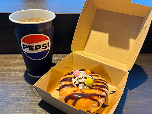 チョコドーナツ・ドリンクセットのイメージ写真